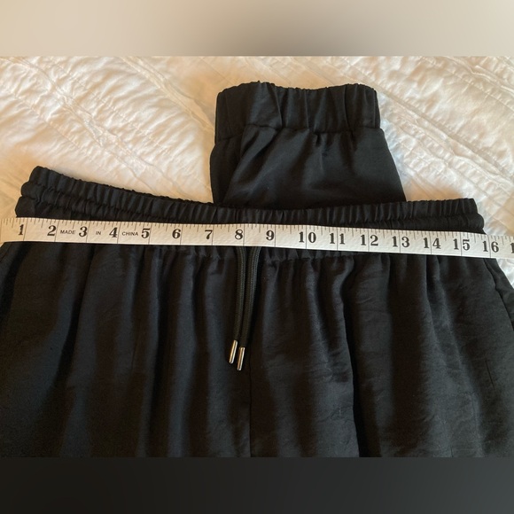 EUC Zara Elastic Waist Cargo Pants- Medium - Picture 8 of 13